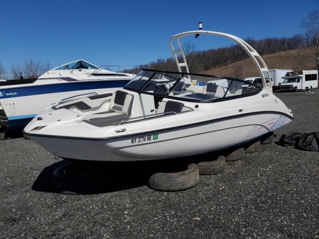 2021 Yamaha Boat