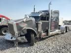 2005 Peterbilt 379 Semi Truck