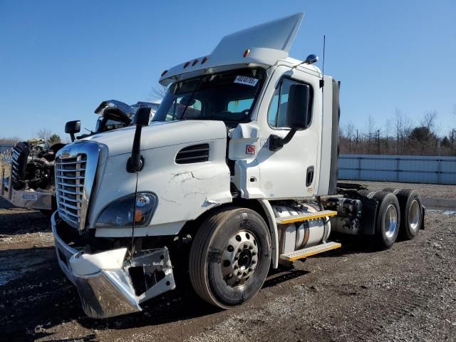 2017 Freightliner Cascadia Semi Truck