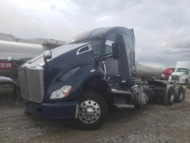 2017 Kenworth T680 Semi Truck