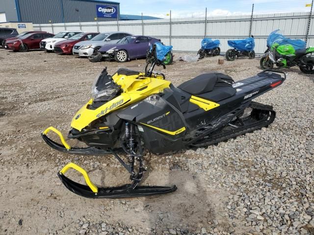 2018 Skidoo 2018 Skidoo Summit