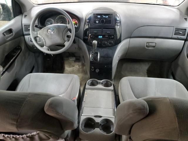 2005 Toyota Sienna CE