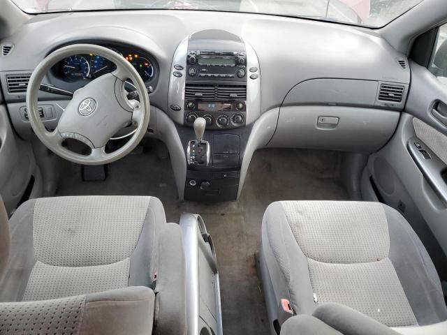 2009 Toyota Sienna CE