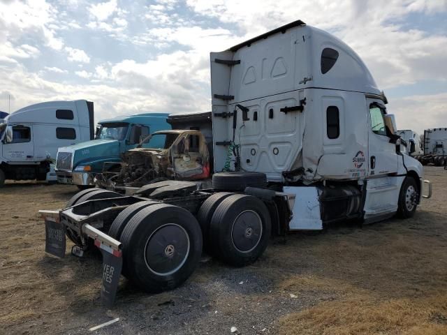 2020 Freightliner Cascadia 126 Semi Truck
