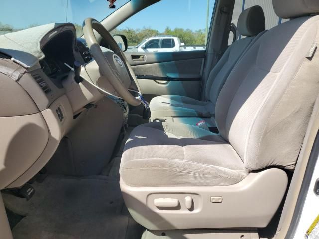 2005 Toyota Sienna CE