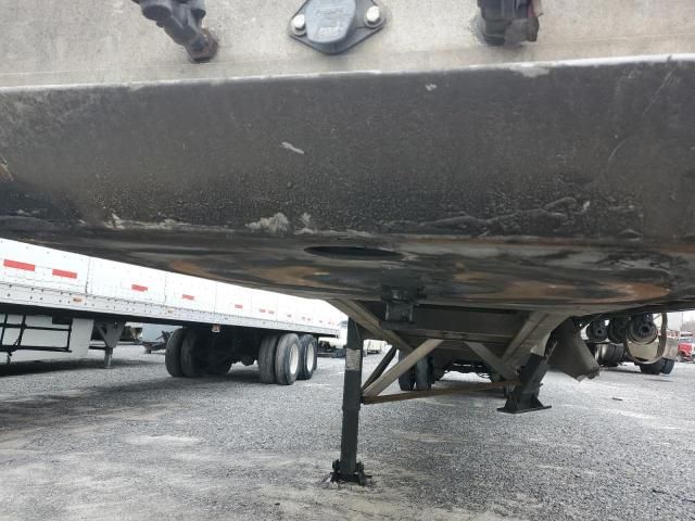 2005 Reitnouer Flatbed Trailer