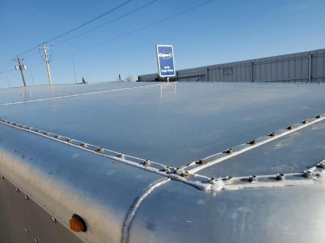 2009 WIL SON Livestock Trailer