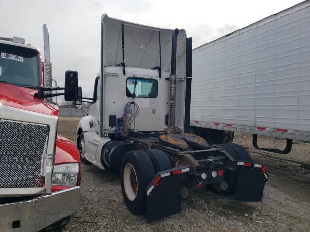 2015 Kenworth T680 Semi Truck
