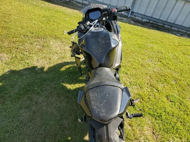 2025 Kawasaki EX650 R