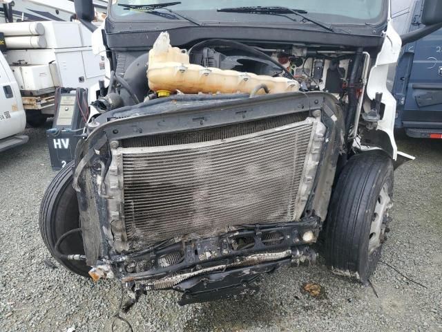 2018 Freightliner Cascadia 126 Semi Truck