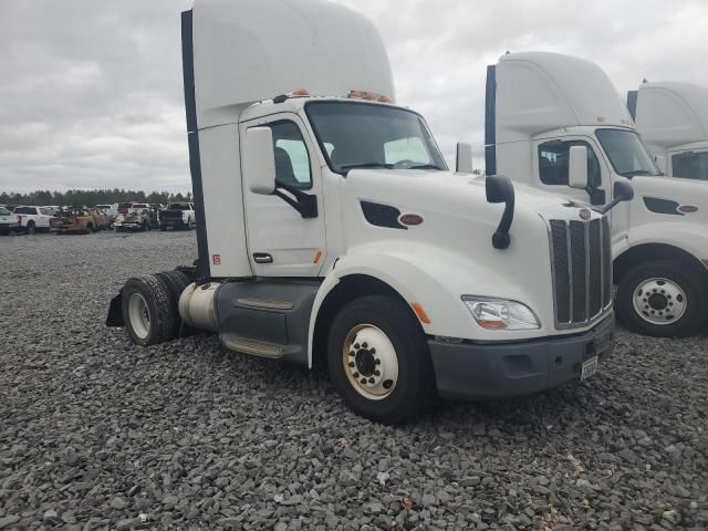 2015 Peterbilt 579