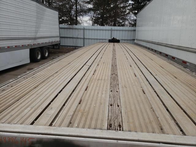 2005 Reitnouer Flatbed Trailer