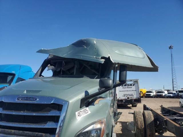 2020 Freightliner Cascadia 126 Semi Truck