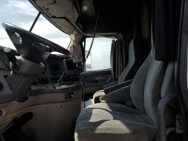 2015 Freightliner Cascadia Expeditor Truck
