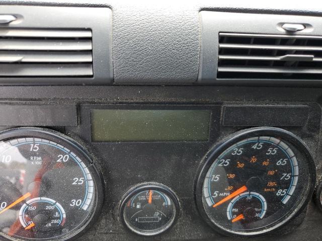 2015 Freightliner Cascadia Expeditor Truck