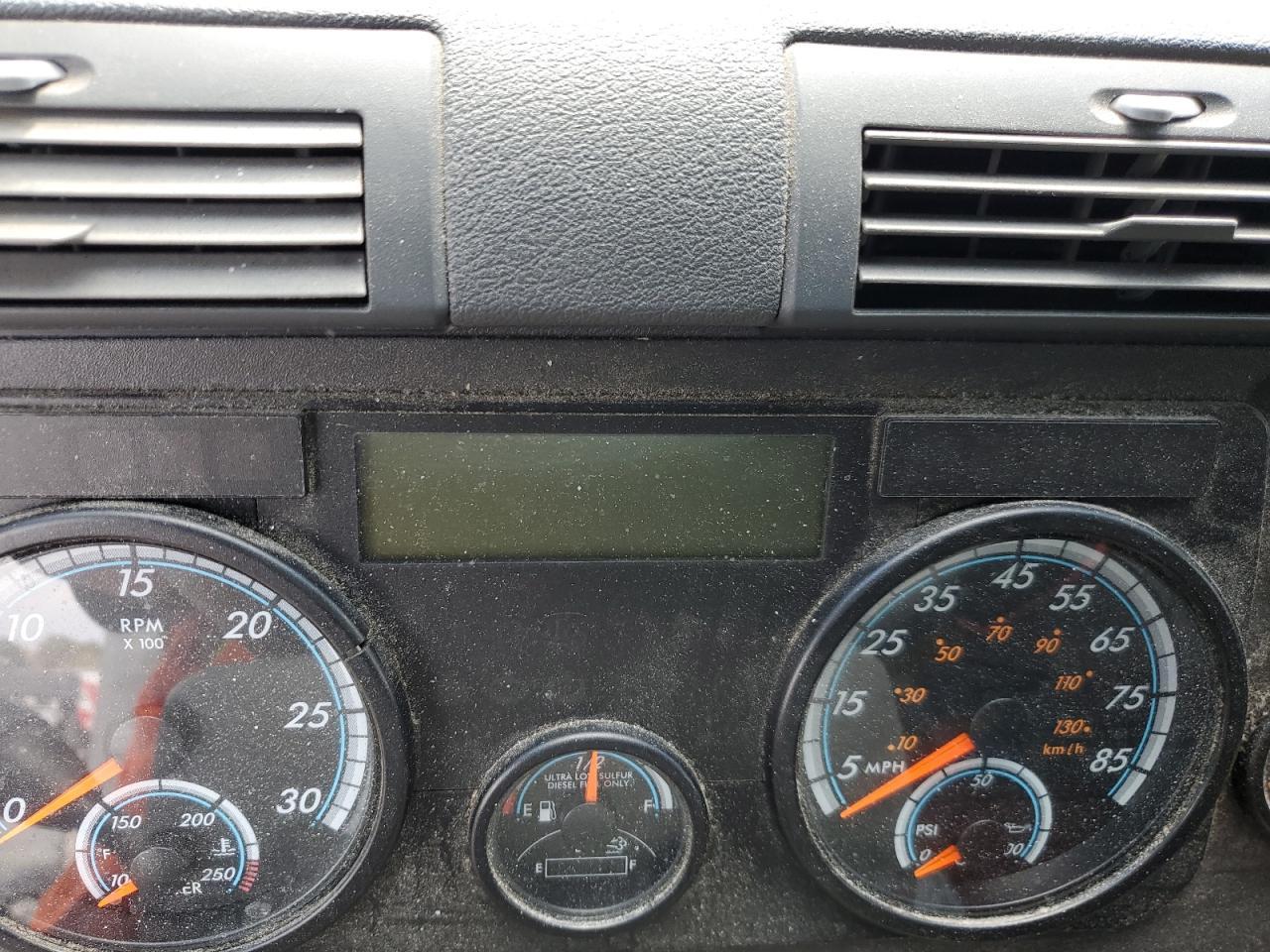 2015 Freightliner Cascadia Expeditor Truck