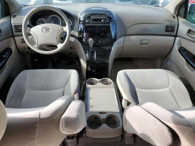 2005 Toyota Sienna CE