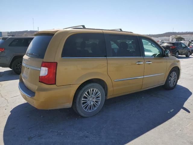 2014 Chrysler Town & Country Touring L