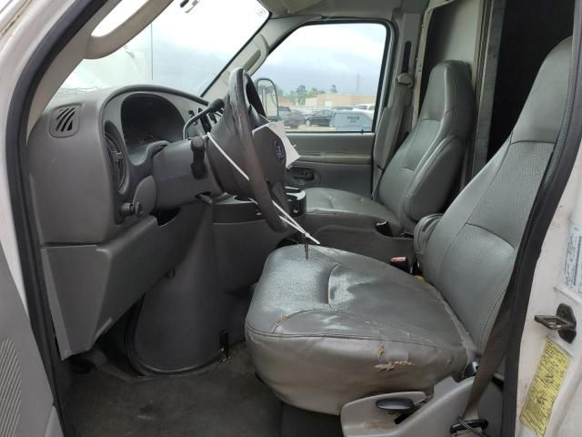 2008 Ford Econoline E350 Super Duty Cutaway Van