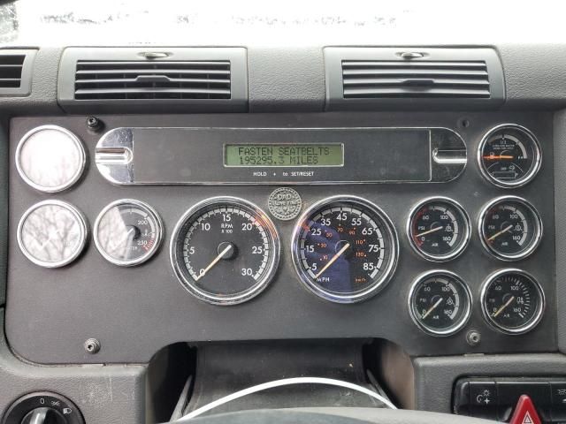 2013 Freightliner Cascadia 125 Semi Truck