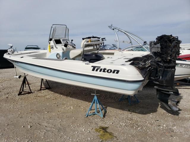 2013 Triton Boat