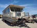 1985 Thre Houseboat