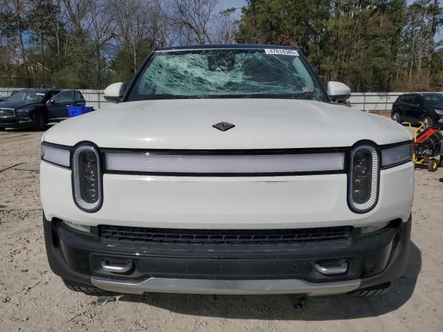 2024 Rivian R1S Adventure