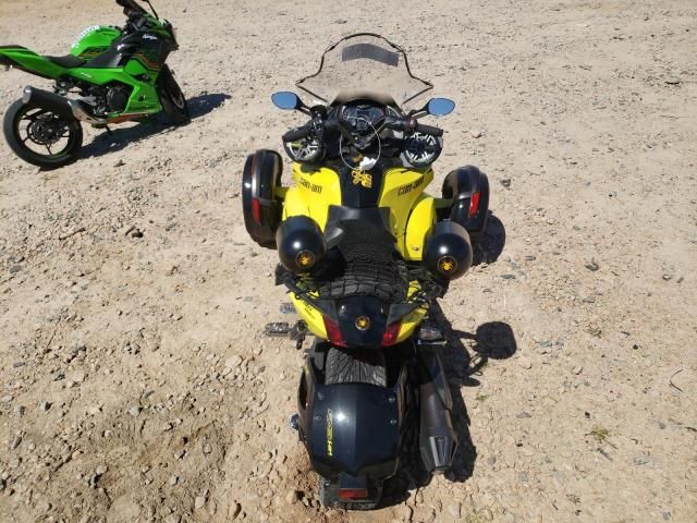 2014 Can-Am Spyder Roadster RS