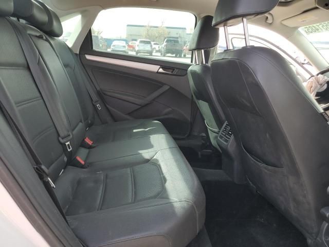 2013 Volkswagen Passat SE