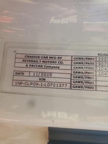 2020 Peterbilt 567 Flatbed Truck