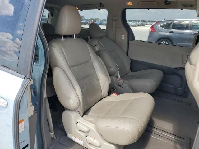 2016 Toyota Sienna XLE