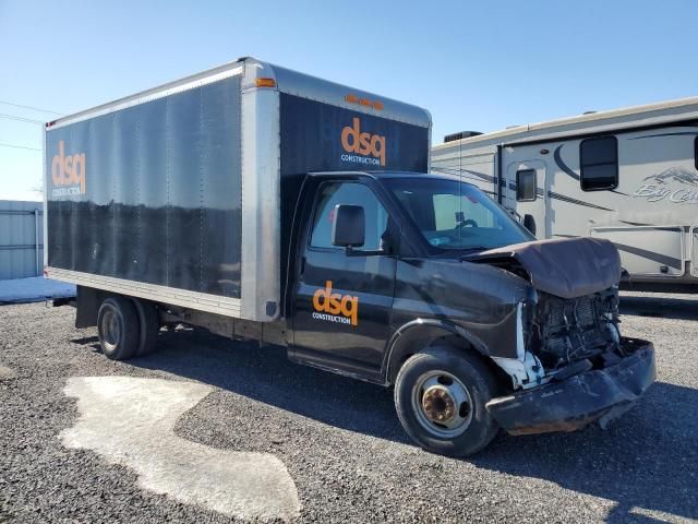 2010 GMC Savana Cutaway G3500