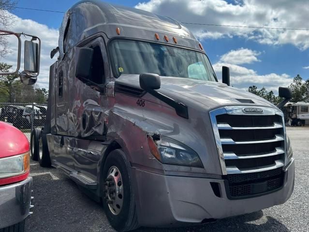 2020 Freightliner Cascadia 126