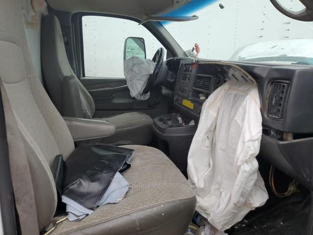 2010 Chevrolet Express G3500 BOX Truck
