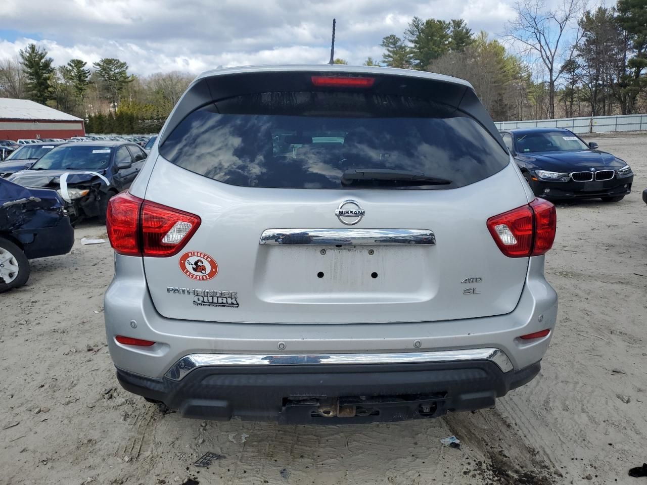 2018 Nissan Pathfinder s