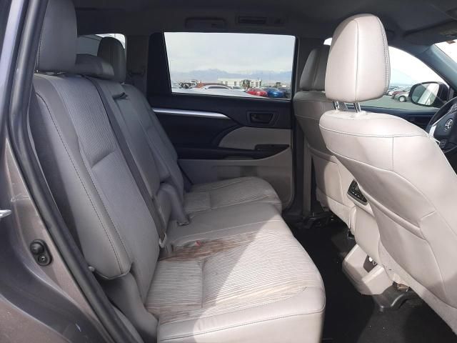 2016 Toyota Highlander le