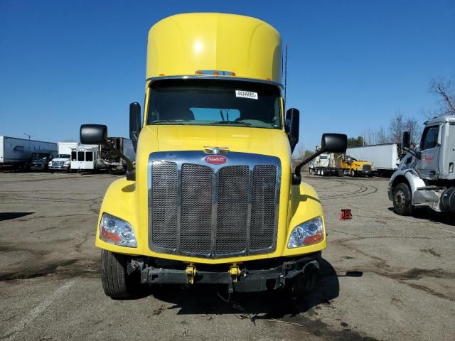 2019 Peterbilt 579 Semi Truck