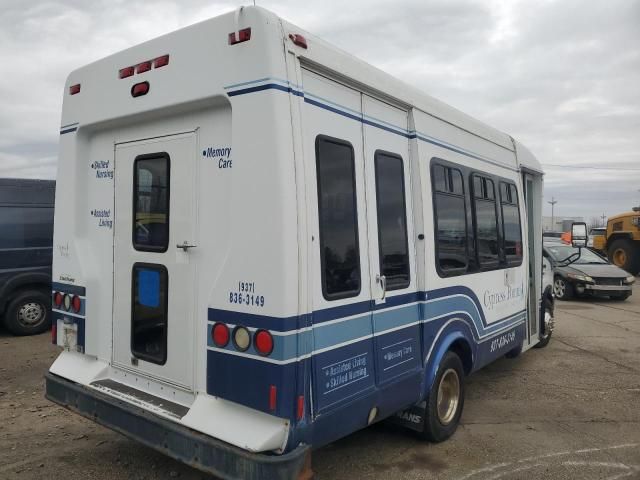 2010 Ford Econoline E350 Super Duty Cutaway Van