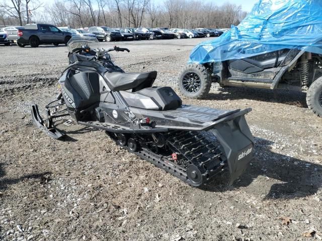 2018 Skidoo 2018 Skidoo Renegade