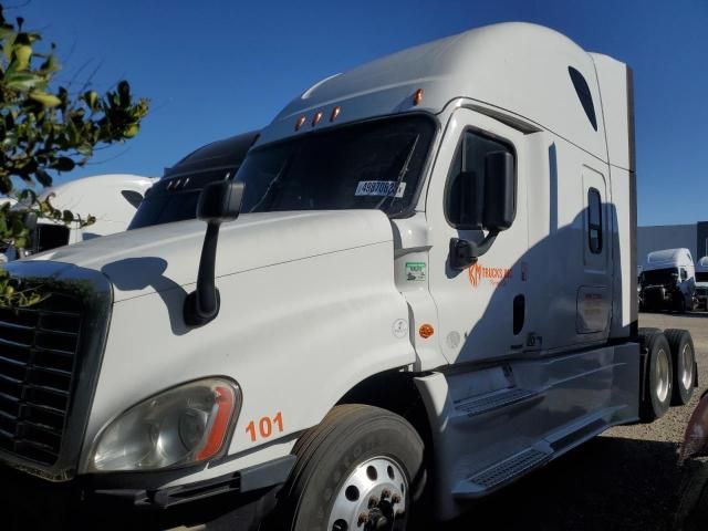 2018 Freightliner Cascadia 125 Semi Truck