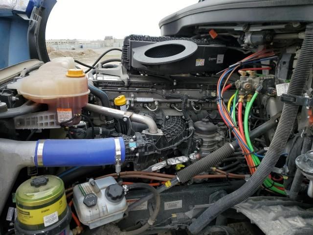 2025 Freightliner Cascadia 126 Semi Truck