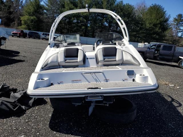 2021 Yamaha Boat
