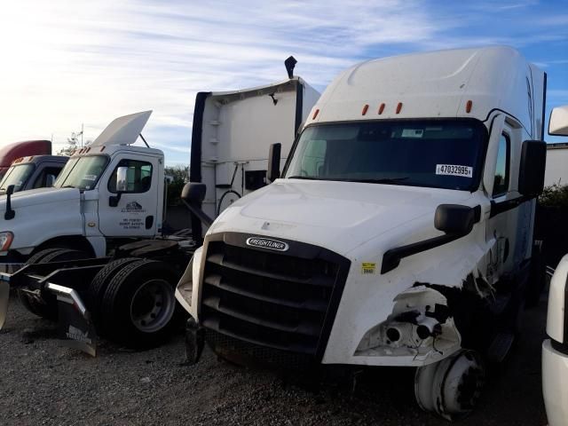 2021 Freightliner Cascadia 126 Semi Truck