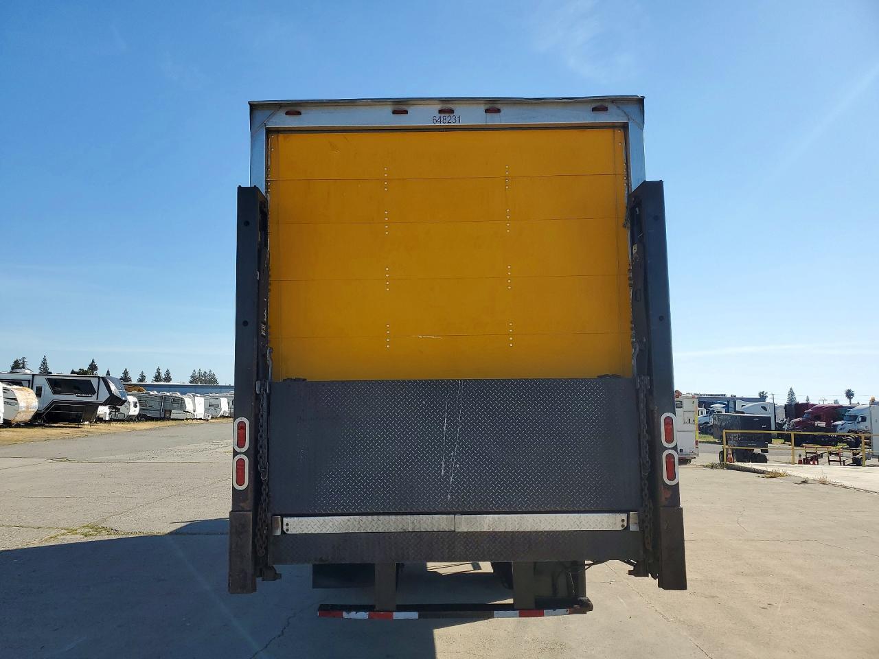 2013 Freightliner Business Class M2 BOX Truck