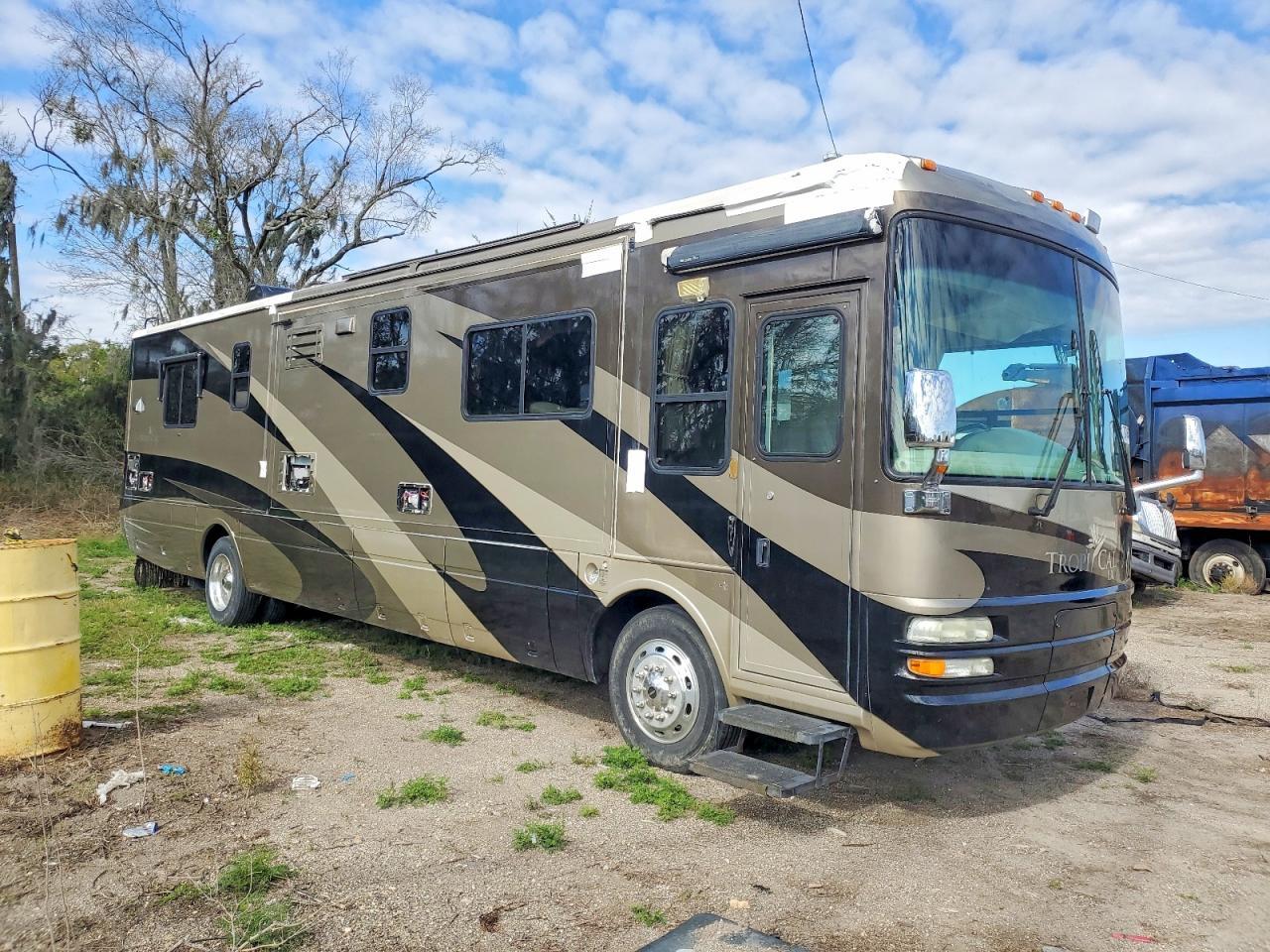 2005 Freigliner Chassis
