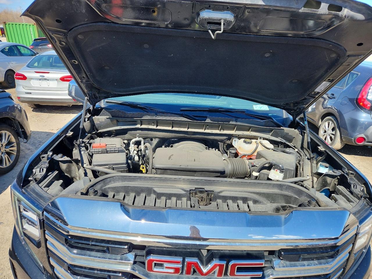 2025 GMC Sierra K1500 SLT