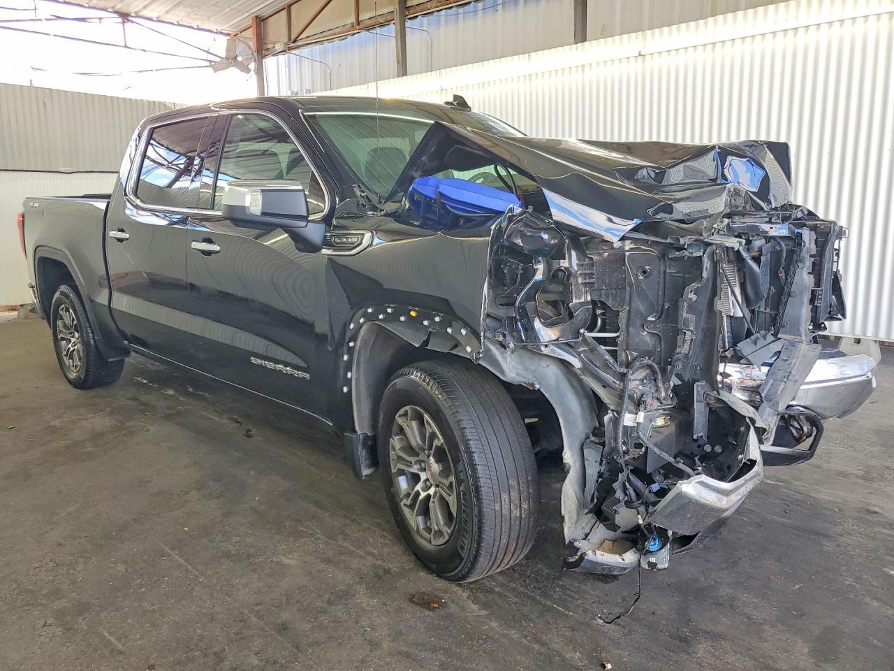2025 GMC Sierra K1500 SLT