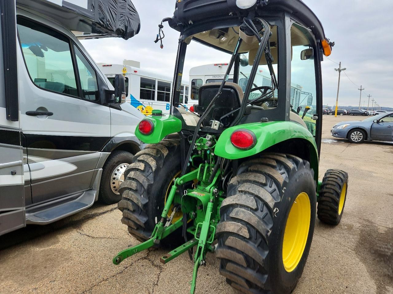 2022 John Deere 3033R Mfwd Tractor