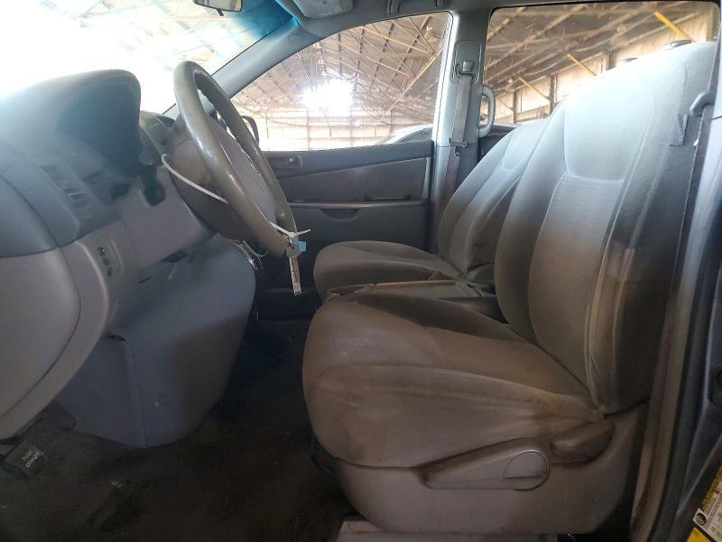 2010 Toyota Sienna ce 7-passenger