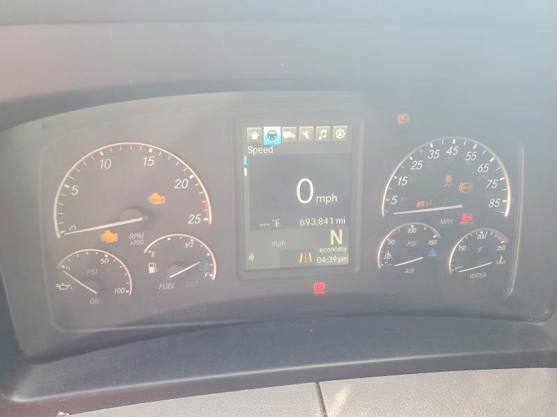 2020 Freigliner 2020 Freightliner Cascadia 126 Semi Truck